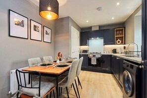 Dining - Homebird Property - Mill Cottage (West Yorkshire)