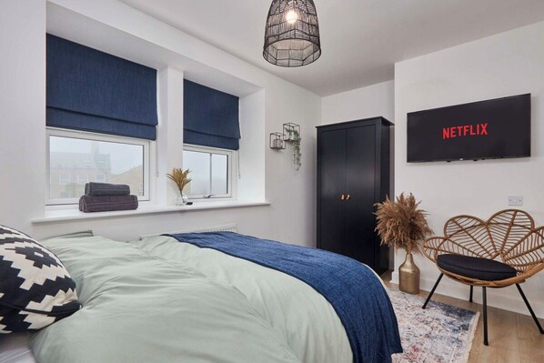 4 bedrooms, iron/ironing board, free WiFi, bed sheets
