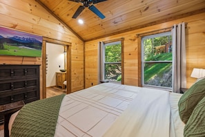 3 bedrooms, desk, iron/ironing board, free WiFi