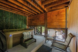 Interior - Ultimate Smoky Getaway: Hot Tub, Fun & Fresh Air in the Heart of the Smokies. (Sevierville)