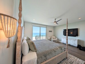 5 Schlafzimmer, Schreibtisch, B ügeleisen/Bügelbrett, Reisekinderbett