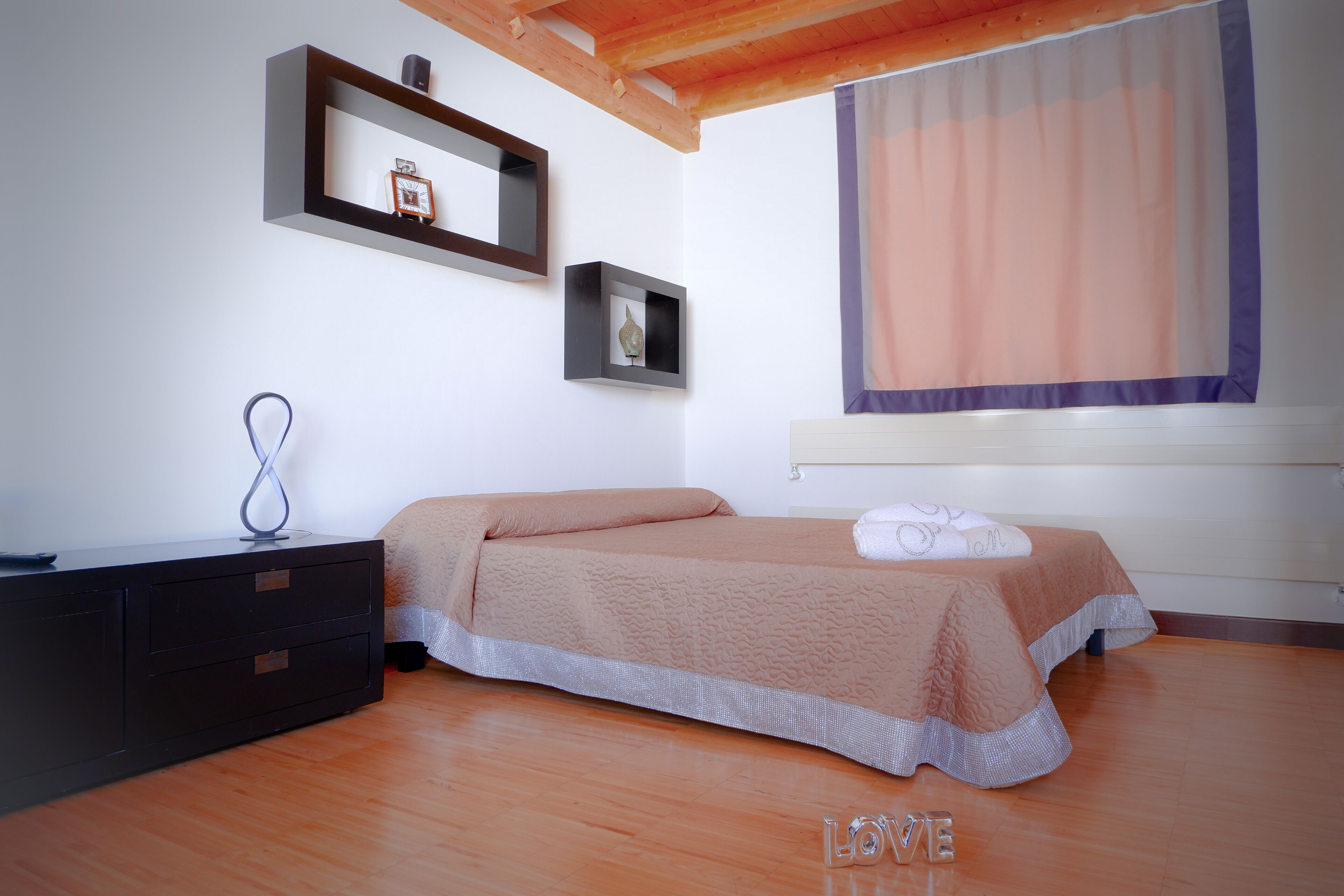 Suite Exclusive | Couette en duvet d'oie, matelas mémoire de forme, minibar