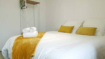 1 chambre, bureau, chambres insonorisées, fer et planche à repasser