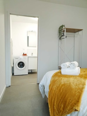 1 bedroom, desk, soundproofing, iron/ironing board
