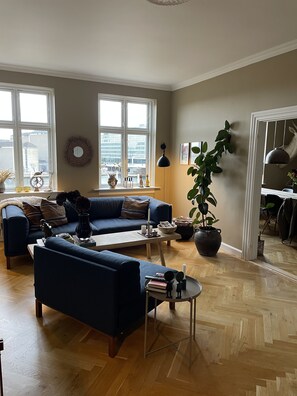 Living area - Beautiful Location in the Heart of Copenhagen With View Over the Channels (København)