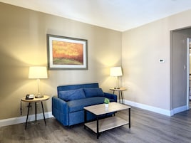 Quadruple Room | Minibar, desk, laptop workspace, iron/ironing board