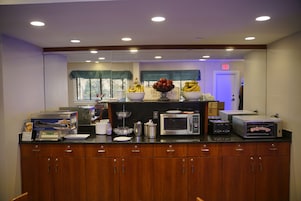 Free daily buffet breakfast