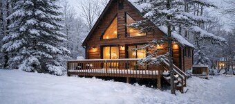 Poconos Retreat: Hot Tub, Game Room, Lakes, BBQ, Fire Pit & Family Fun