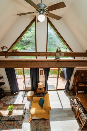 Smart TV, fireplace, video games, table football - Poconos Retreat: Hot Tub, Game Room, Lakes, BBQ, Fire Pit & Family Fun (Pocono Lake)