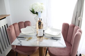 Dining - Paris' Premium Romantic Studio (Paris)