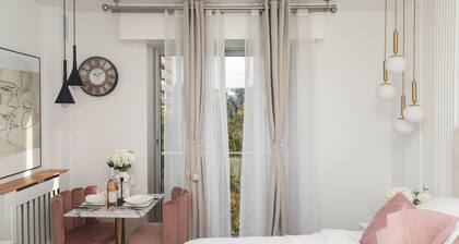 Paris' Premium Romantic Studio