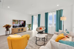 Smart TV, computer monitors, printers - Brand New 5BR/3BA Spacious 3-Story Home 16 Sleep 1st & 3rd Fl Dual MasterBedroom (Enterprise)