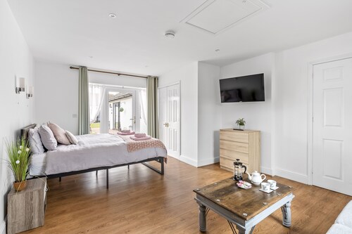 Lodge 1 - Lytton Tree Lodge - Reydon