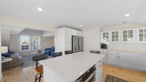 Fridge, microwave, oven, stovetop - Perfect Location for a fabulous stay at the beach! (Stone Harbor)