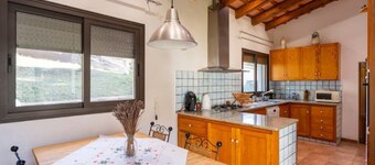 Casa rústica con piscina cerca de Girona 