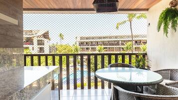 Apartemen Keluarga | Tempat makan outdoor