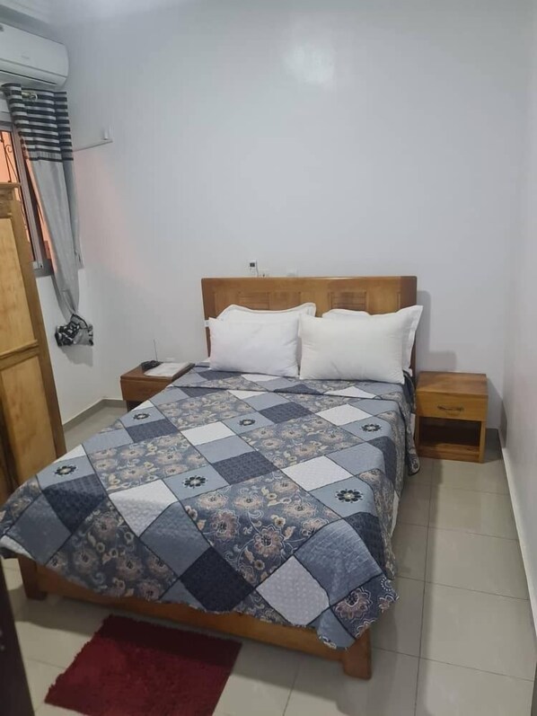 Room - Résidence Grâce Divine - 50 logements (Yamoussoukro)