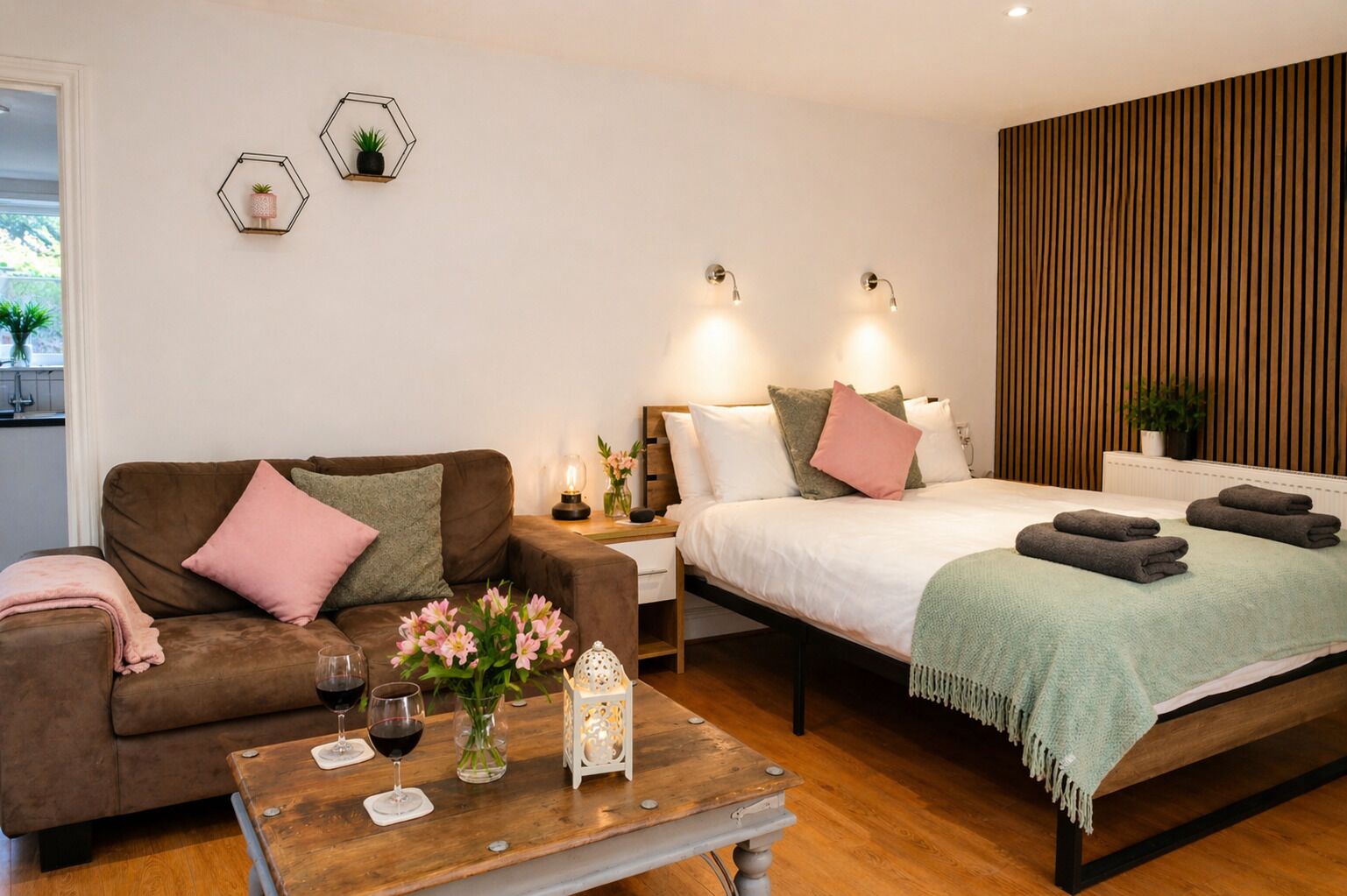 1 chambre, fer et planche à repasser, lit parapluie, Wi-Fi gratuit