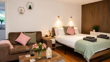 1 bedroom, iron/ironing board, travel cot, free WiFi