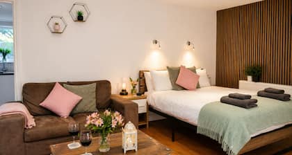 Lodge 2 - Lytton Tree Lodge