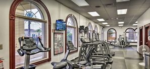 Fitness facility - minutes from Disney, experience the beauty of Orlando, stay at 121 Napoli Dr. (Davenport)