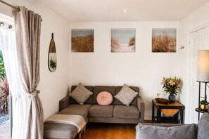 TV - Lodge 3 - Lytton Tree Lodge (Reydon)