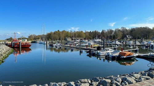 Neu Erbautes Ferienhaus Boddenblick Klausdorf Am Nationalpark