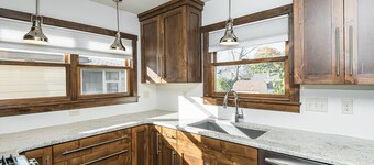 Mynte House l Modern 4BR Near Mayo, Fast WiFi, Parking, Office, Bidet