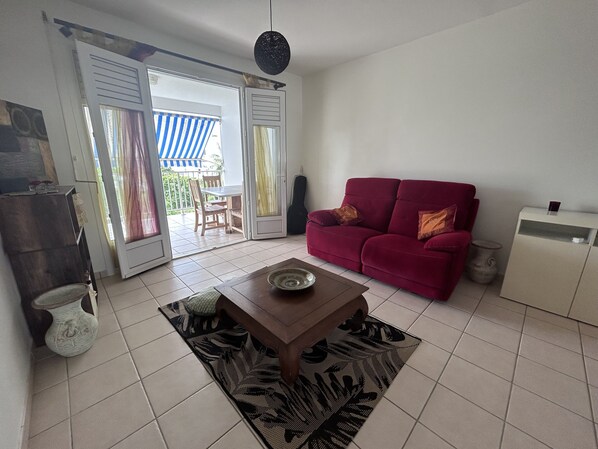 Computer monitors, printers - F3 Dans Résidence Calme et Sécurisée! Séjour Professionnel ou de Loisir (Fort-de-France)