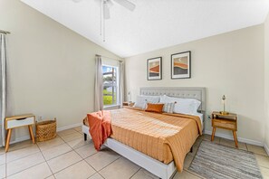 4 habitaciones, tabla de planchar con plancha, wifi y ropa de cama 