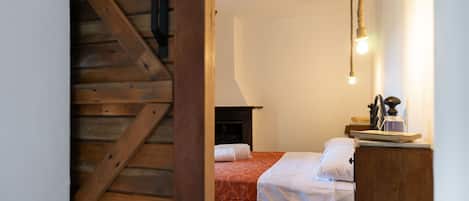 2 dormitoris, caixa forta a l'habitació i planxa i posts de planxar