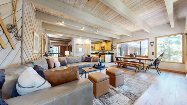 Fernseher, Kamin, Arbeitsbereiche