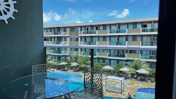 Apartemen Standar | Tempat makan outdoor
