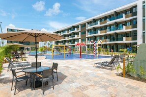 10 piscinas externas