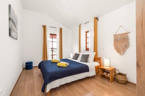 4 bedrooms, in-room safe, iron/ironing board, free WiFi - Villa Muline - four bedroom house with a swimming pool (Ugljan)