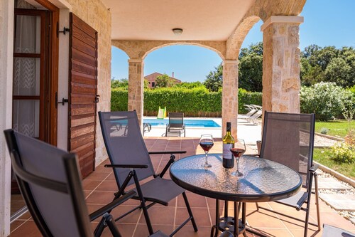 Villa Muline - with outdoor pool