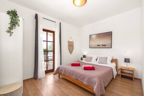 4 bedrooms, in-room safe, iron/ironing board, travel cot
