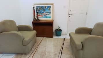 Apartamento familiar, 1 habitación, cocina básica, vistas a la montaña | Zona de estar