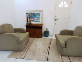 Family Apartment, 1 Bedroom, Kitchenette, Mountain View | Living area