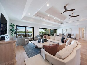 スマートテレビ、書斎 / ワークスペース