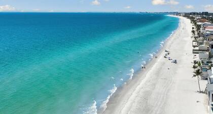 5 Min Walk to Beach - Secluded Beachside Haven with Heated Pool, Water Toys, Privacy &
