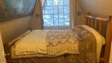 1 quarto, cofres nos quartos, Wi-Fi de cortesia, roupa de cama