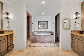 Hårtørrer, håndklæder