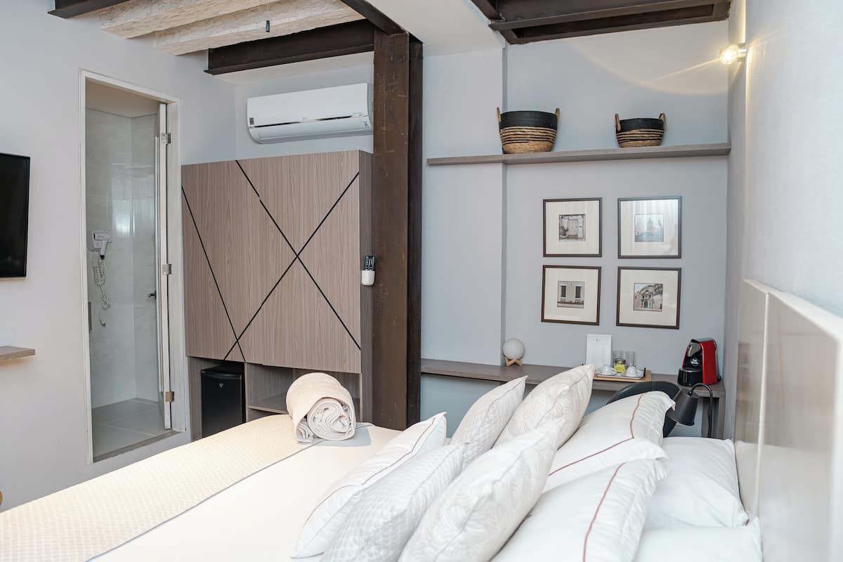 Superior-Doppelzimmer | Hochwertige Bettwaren, Minibar, Zimmersafe, Schreibtisch