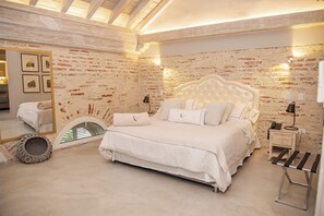 Doppia Deluxe | Biancheria da letto di alta qualità, minibar, una cassaforte in camera