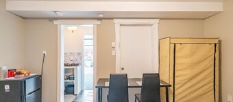 Quad-k Suite,
A Cozy and private guest suite in Portland Estate.