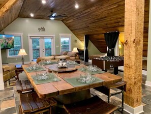 Game room - Sunset Haven - Pet Friendly (Sevierville)