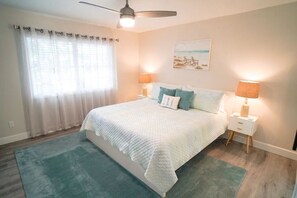 3 bedrooms, desk, iron/ironing board, travel cot