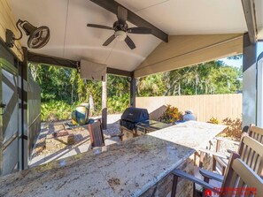 Outdoor dining - Sparkling pool and rejuvenating spa! (Saint Augustine)