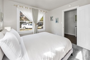 3 bedrooms, iron/ironing board, travel cot, free WiFi - North End Gem w/ Hot Tub, Fast Wifi, GameRoom, Fire Pit (Boise)